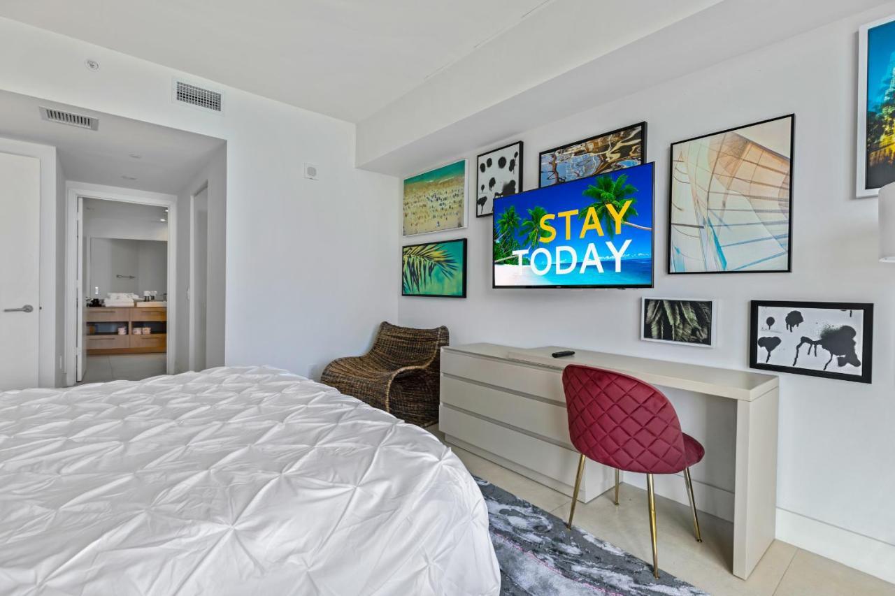 Seashore Resort - 2 Bedroom Right On The Beach Direct Ocean-View With Amenities On The Rooftop Hollywood Eksteriør billede